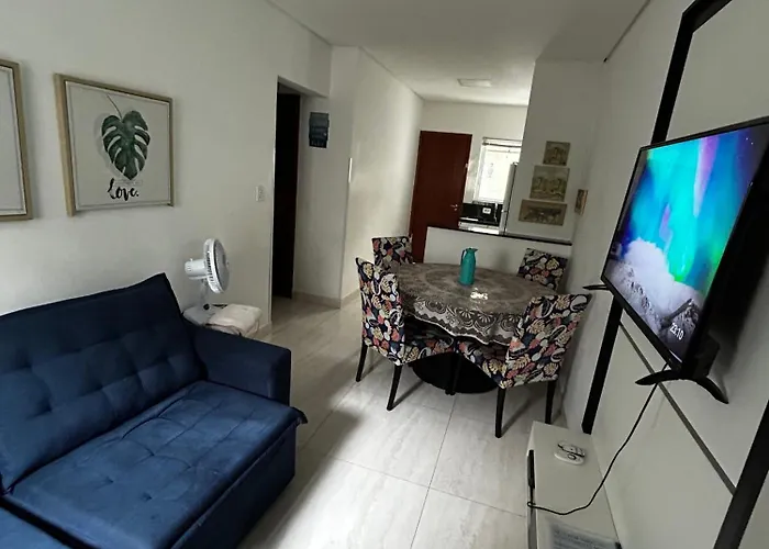 Apartamento em Condomínio Beverly Hills Praia de Vista Linda - Bertioga com Estacionamento e Piscina